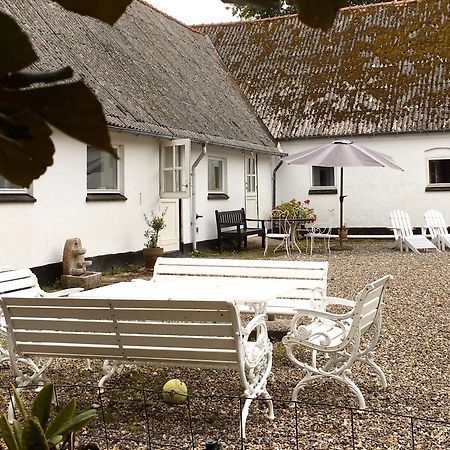 Hvidegaard Mon Hotel Stege Exterior photo